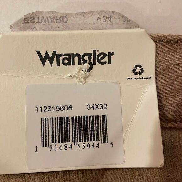 NWT Wrangler Earthwash Jeans - Picture 11 of 16